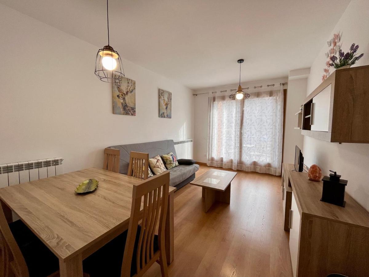 Bpirineos-Ardones Apartment เบนาสเก ภายนอก รูปภาพ